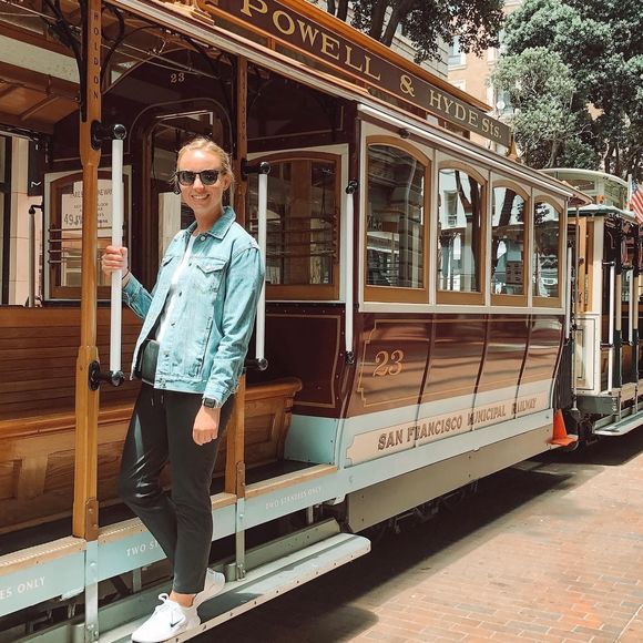 Meet your Posher, Jessica - Picture 1 of 1